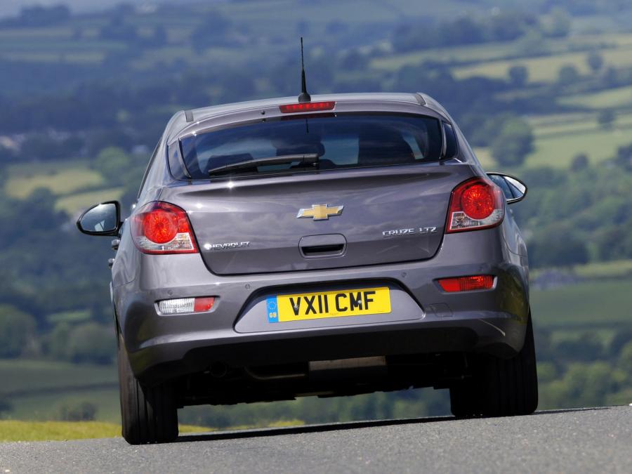  Chevrolet Cruze Hatchback 2011 года  (UK) (фото 6 из 43)